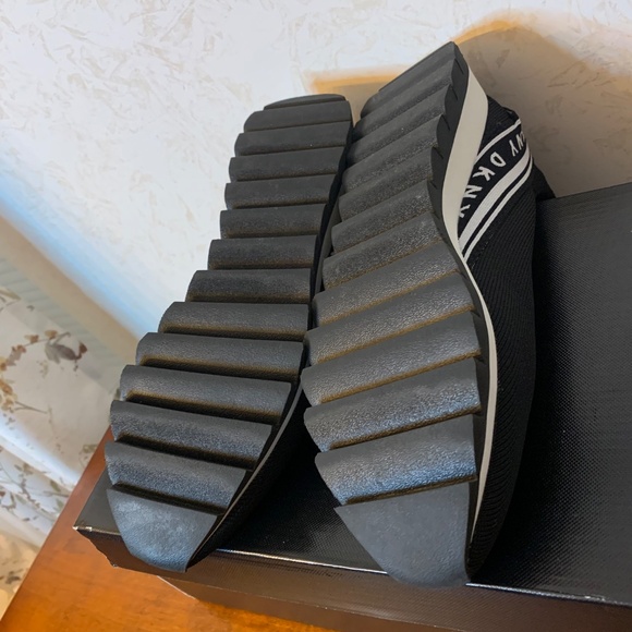 Women’s DKNY Abbi Slip On Sneakers, Black and White, Size 10 - Picture 10 of 10